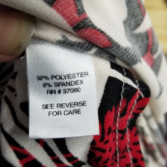 Cato red white and black  floral print Sz 12 - Picture 4 of 5